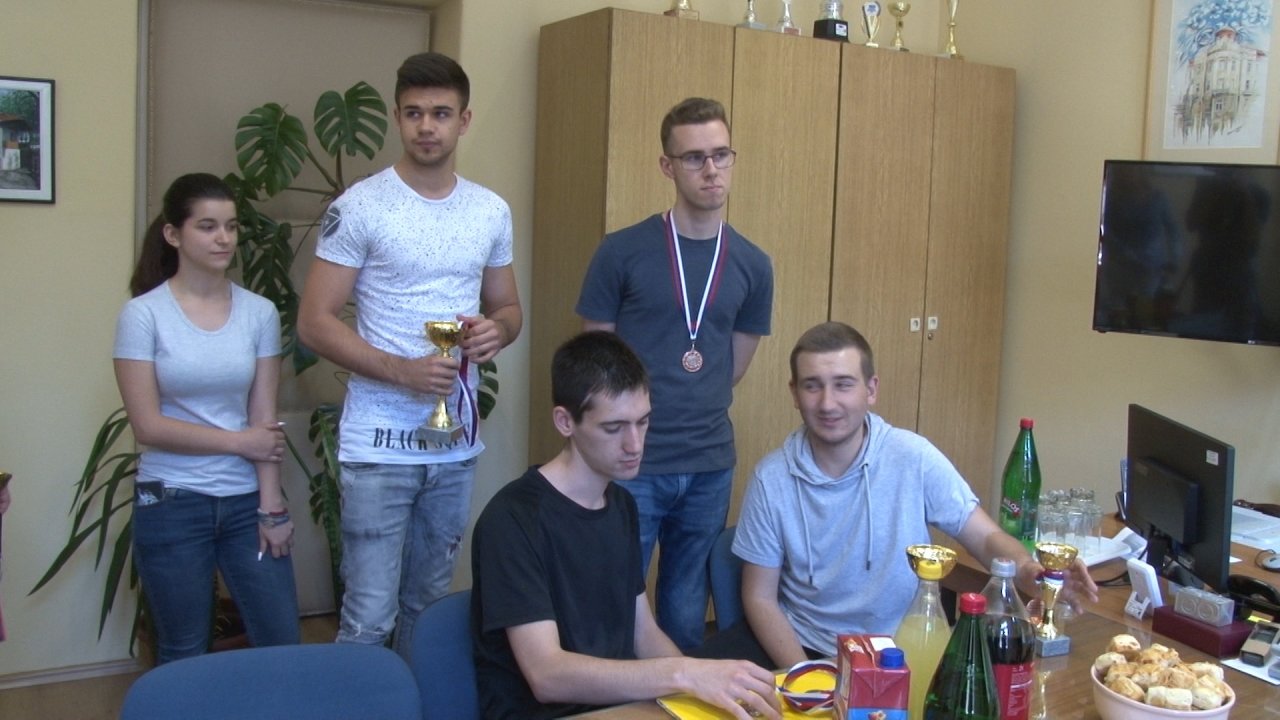 Ученици Техничке школе освојили су пет медаља на Републичком такмичењу