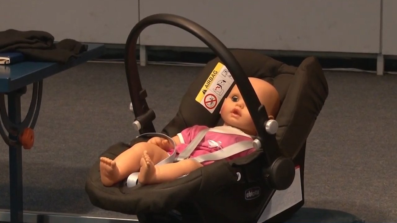 Јавни час о правилној употреби дечјих ауто-седишта