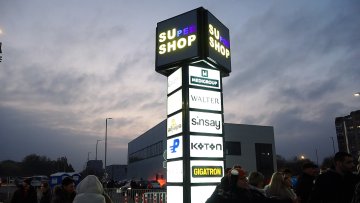 Свечано отворен нови тржни центар на Прозивци