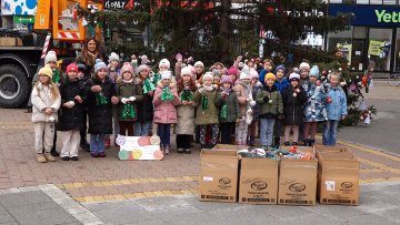 Ђаци ОШ „Јован Микић“ направили украсе за градску јелку