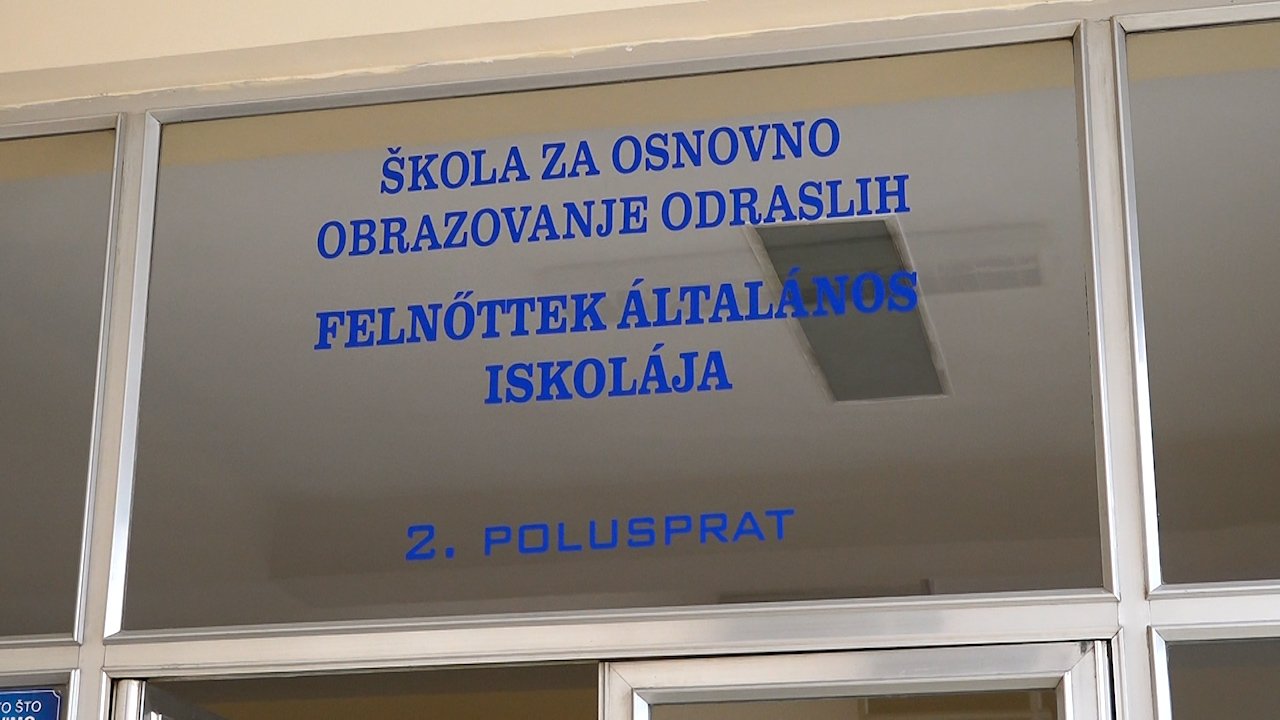 У току упис у Школу за функционално основно образовање одраслих 