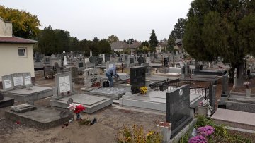Гробља  спремна за предстојеће верске празнике