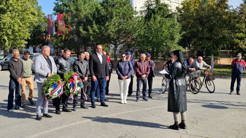 Полагањем венаца у Куману почело обележавање ослобођења насељених места у Другом светском рату