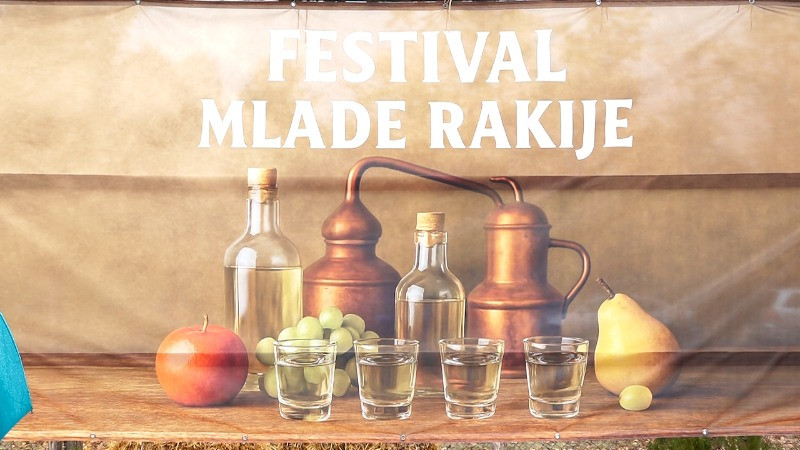 Упркос киши, више од 2.500 гостију на „Ракијади”