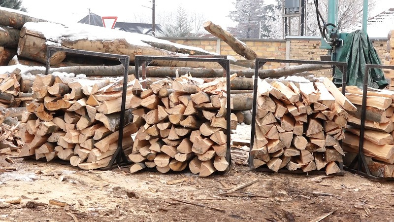 Пелета нема, угаљ из увоза – најсигурније је огревно дрво