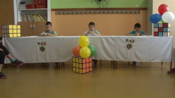 Школско такмичење у слагању Рубикове коцке 