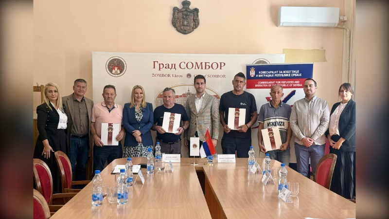 Додељено још десет пакета грађевинског материјала за избегла и интерно расељена лица