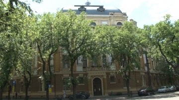 Ипак одељење на мађарском језику на друштвеном смеру
