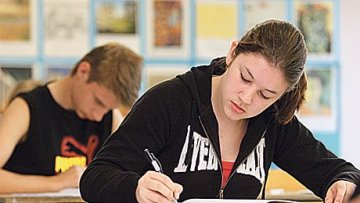 Регресиране месечне карте за средњошколце путнике