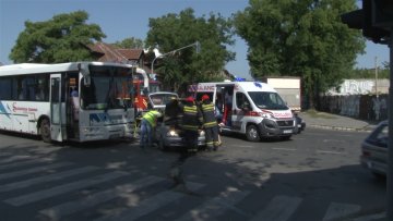 Судар аутомобила и аутобуса Суботице транса