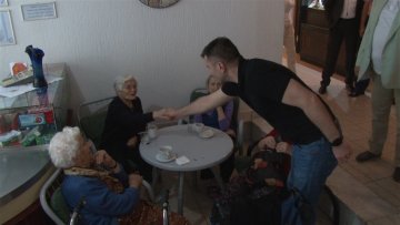 Министар Ђорђевић у посети Колевци и Геронтолошком центру