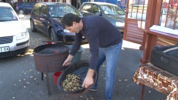Јесен незамислива без печеног кестења