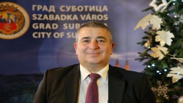 Божићно—новогодишња честитка градоначелника Богдана Лабана