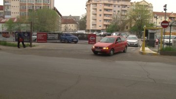 Гужвама на излазној рампи паркинга ближи се крај