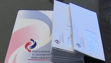 Стигле пензионерске картице