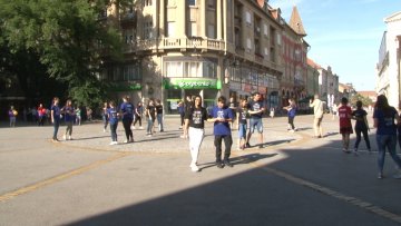 Плес матураната у центру града