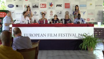 Златни торањ филму „Девојка“