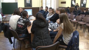  Како се хране суботички средњошколци?