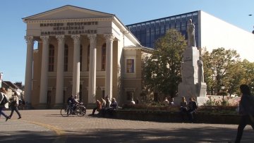 Неуобичајено топло, ипак лекари саветују опрез