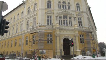 Фасада Хемијске школе у пуном сјају