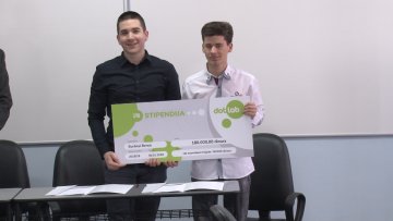 Бивши студент ВТШ-а уручио стипендију будућем колеги