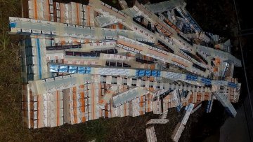 Покушај кријумчарења преко 4000 паклица цигарета