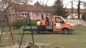 Почело пролећно озелењавање града