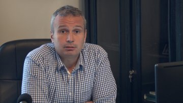 Аутомобил и лаптоп за Мобилни тим за инклузију Рома