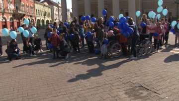 Плавим балонима обележен Дан аутизма