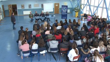 Полиција одржала предавање матурантима