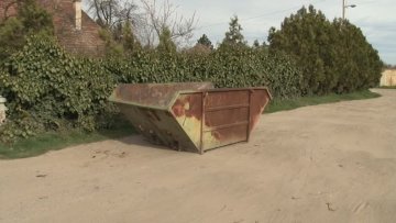 Одвожење кабастог отпада из МЗ Пешчара