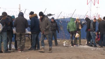На минусу са избеглицама на Келебији