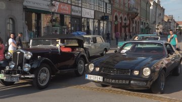 Олдтајмери продефиловали Суботицом 