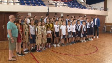 Министар Удовичић обишао школу у Бачкој Тополи