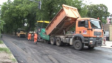 У току асфалтирање Змај Јовине улице