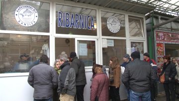 Припремање божићне трпезе