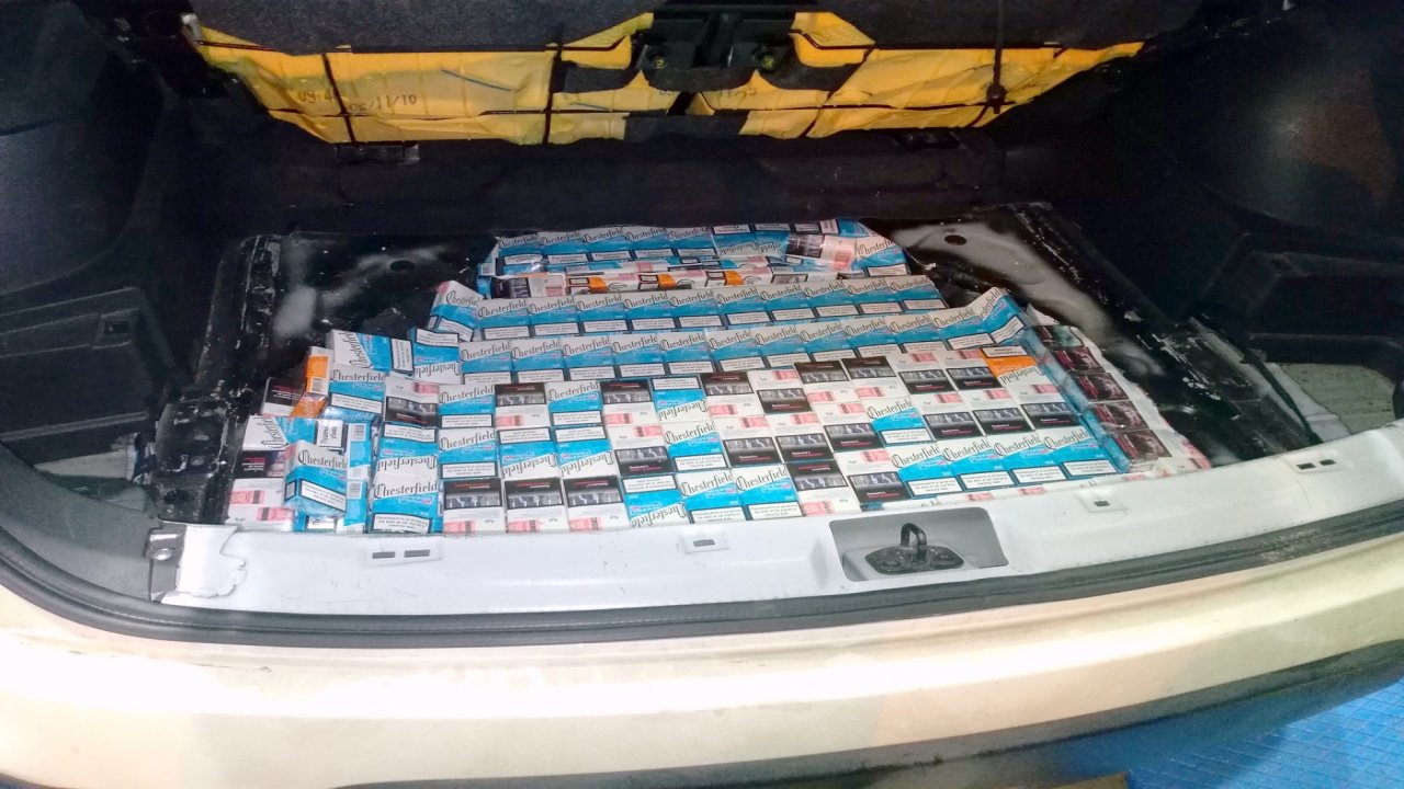 На Хоргошу заплењено 2000 паклица цигарета
