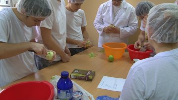 Млади уче да припремају једноставне и здраве оброке
