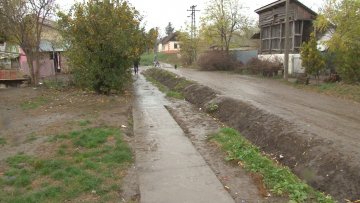 У ромском насељу Халадаш изграђени тротоари