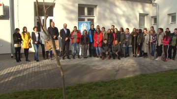 Геронтолошки центар и школе у акцији „Засади дрво“