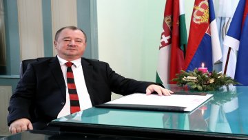 Божићна честитка председника Скупштине града Тивадара Бунфорда