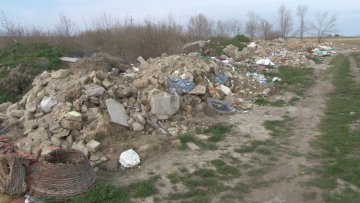 Поново осванула дивља депонија у Љутову
