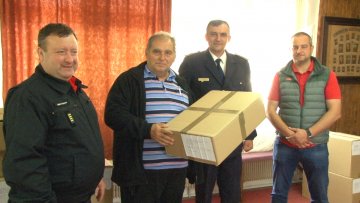 Добровољни ватрогасци добили униформе
