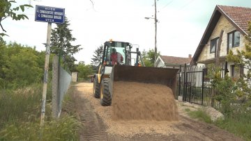 Туцаник у неколико улица на Маковој седмици