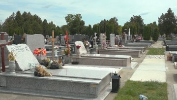 Сахрањивање уз мере предострожности  –  у мртвачници највише пет особа