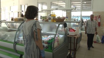 Витрине чувају безбедност хране на пијаци