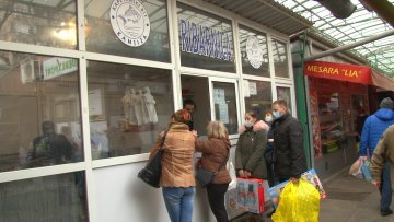 Последње припреме за Божићну трпезу