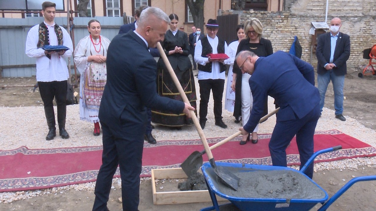 Полагањем камена темељца почела изградња Хрватске куће