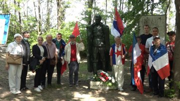 У славу Тита штафета кренула пут Куће цвећа