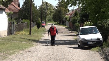 Из Улице Косте Трифковића виде Градску кућу, али не виде – асфалт